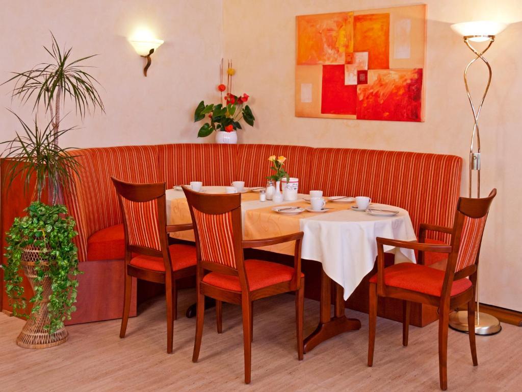 Hotel Rosenhof Kerpen  Buitenkant foto